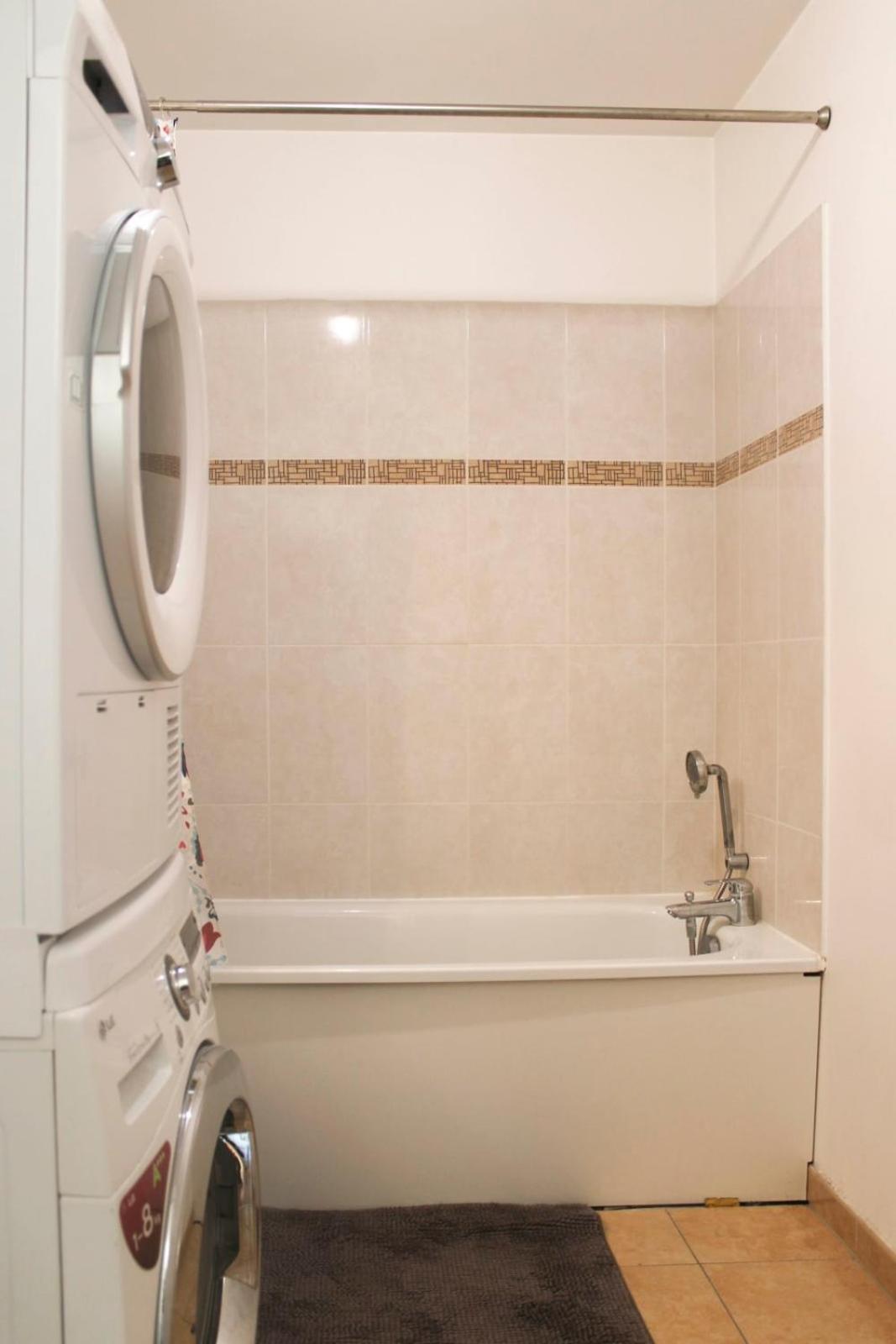 3-Rooms Apartment With Wifi And Balcony 圣但尼 外观 照片